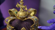 Čokoládová replika koruny svätého Eduarda