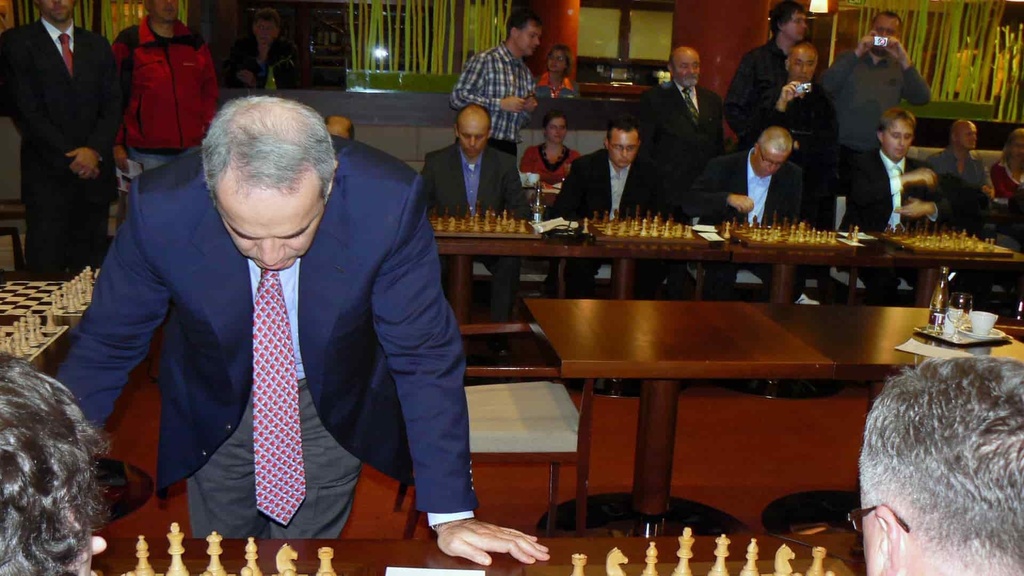 Garri-Kasparov-Marián-Holubčík-TASR