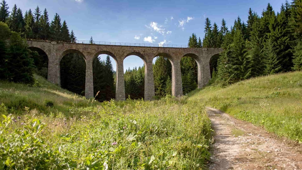 cyklo-Chmarošský-viadukt-Dušan-Hein-TASR