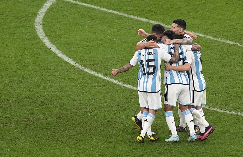 Argentínska radosť po postupe do finále MS vo futbale 2022
