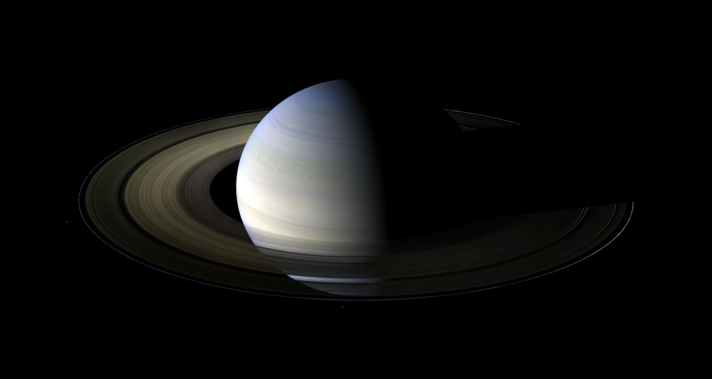 Saturn-prstence-TASR