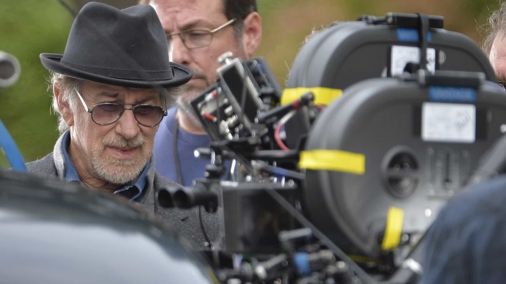 Steven-Spielberg-Paul-Martinka-TASR