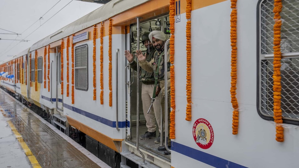India-Kashmir-vlak-TASR